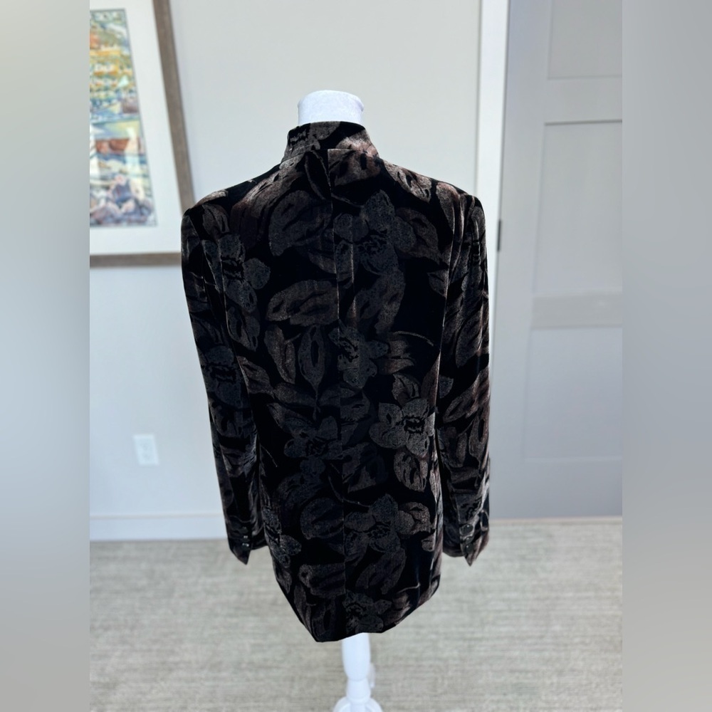 Dana Buchman Silk Velvet Black Floral Button Down Long Blazer 8 Jacket Medium - Picture 4 of 11